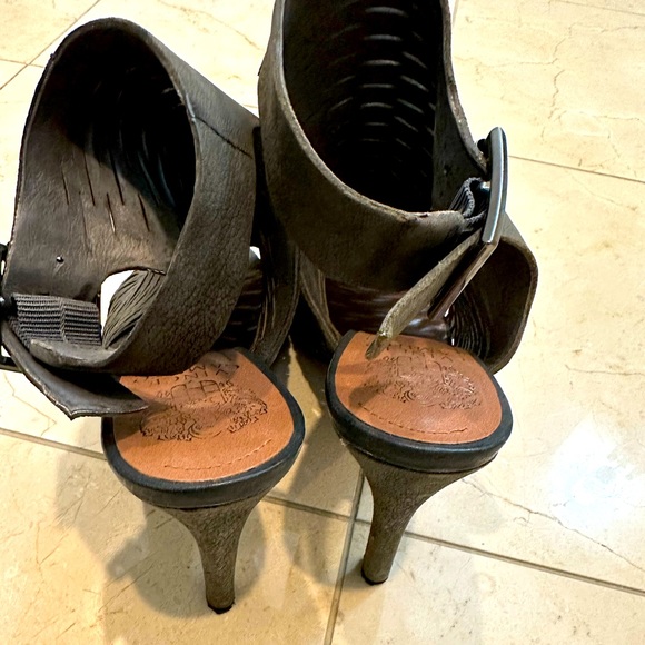 Vince Camuto open toe heels - Picture 9 of 9